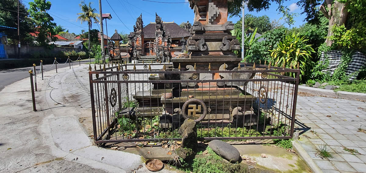 Sculptures - Temple, Bali International