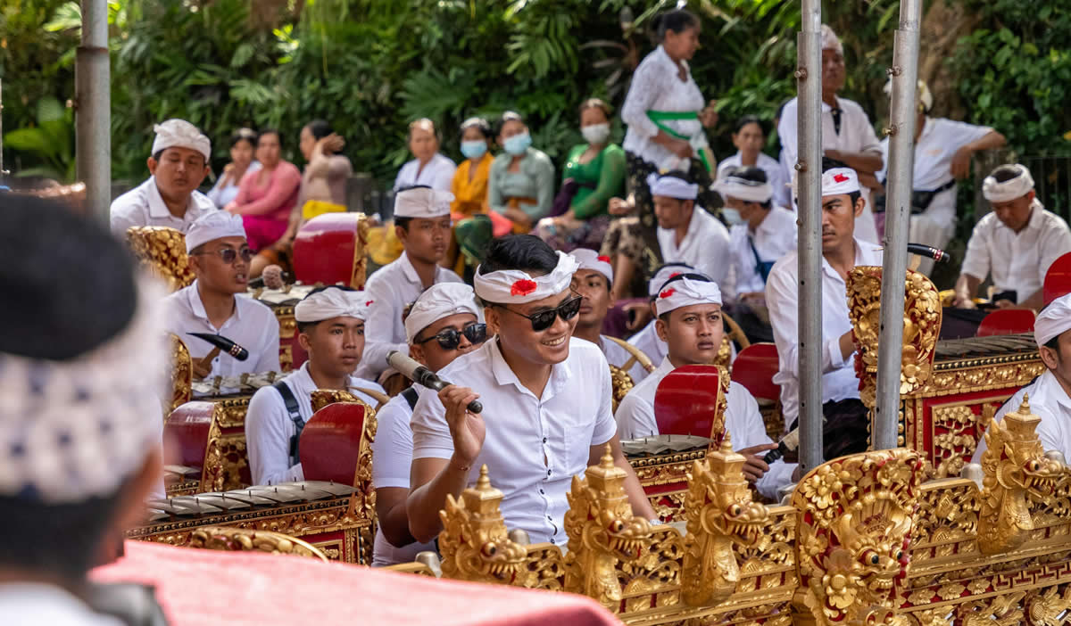 Gamelan Bali, Traditional Balinese Gamelan Musicians Performing Outdoors